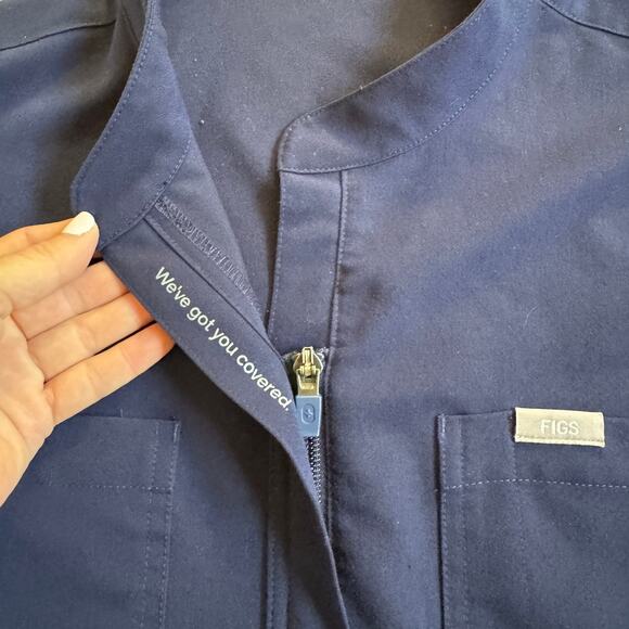 Figs Rafaela Cargo Jumpsuit Navy Sz Large EUC Nurse First Responder Uniform EUC - Picture 11 of 16